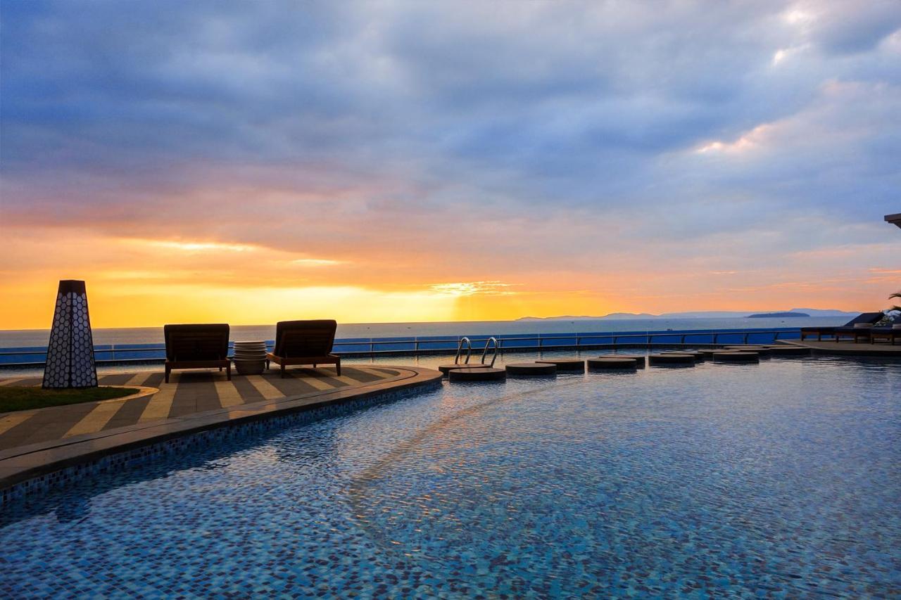 Howard Johnson Plaza By Wyndham Blue Bay Sihanoukville Dış mekan fotoğraf