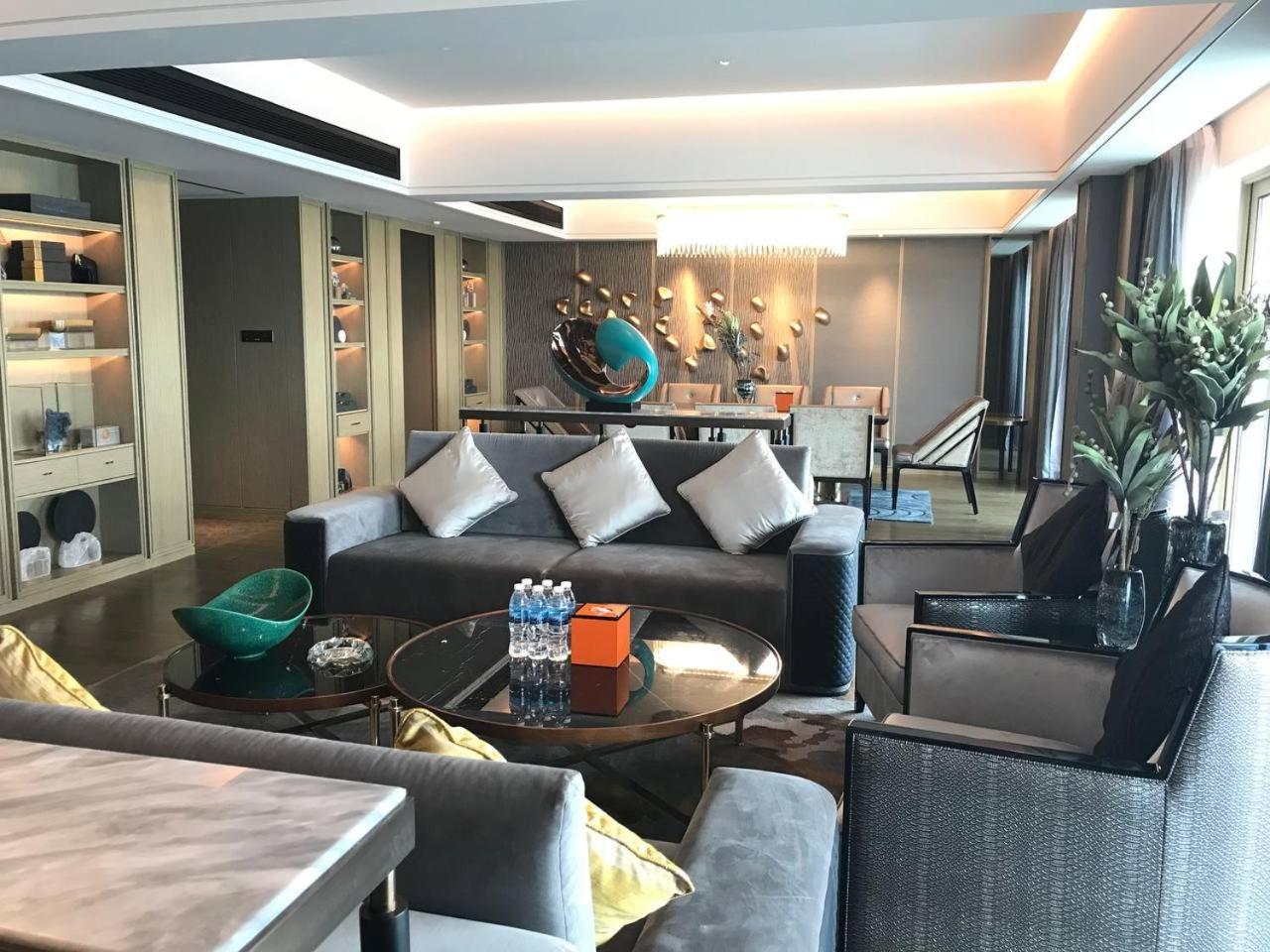 Howard Johnson Plaza By Wyndham Blue Bay Sihanoukville Dış mekan fotoğraf