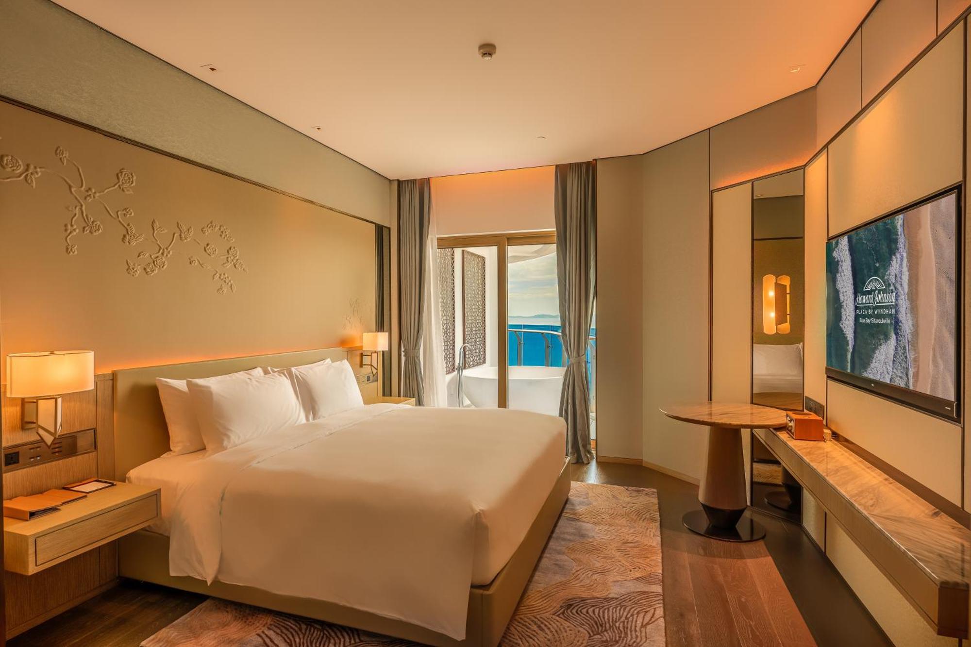 Howard Johnson Plaza By Wyndham Blue Bay Sihanoukville Dış mekan fotoğraf