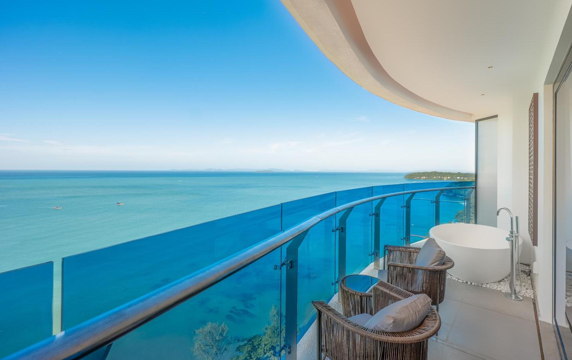 Howard Johnson Plaza By Wyndham Blue Bay Sihanoukville Dış mekan fotoğraf